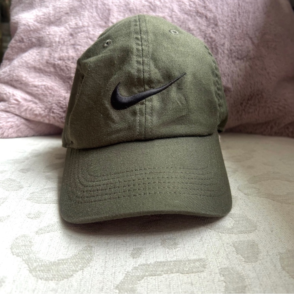 Nike Heritage86 Olive Green Adjustable Cap with Black Logo